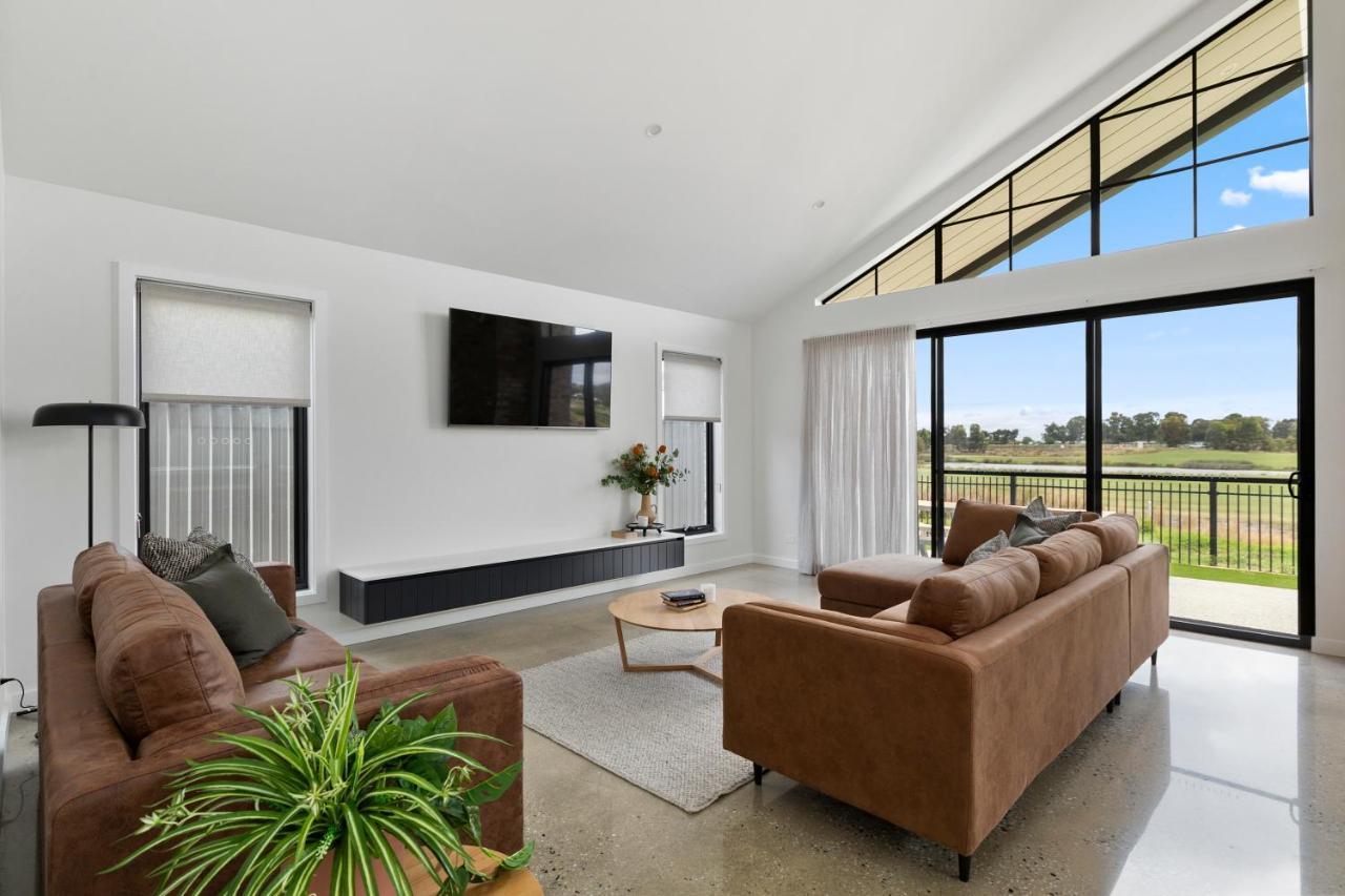 Golf Fronted Getaway Silverwoods Villa Yarrawonga Exterior photo